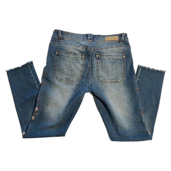 Democracy Blue and Cream Skinny Jeans with Floral Embroidery - Picture 7 of 13